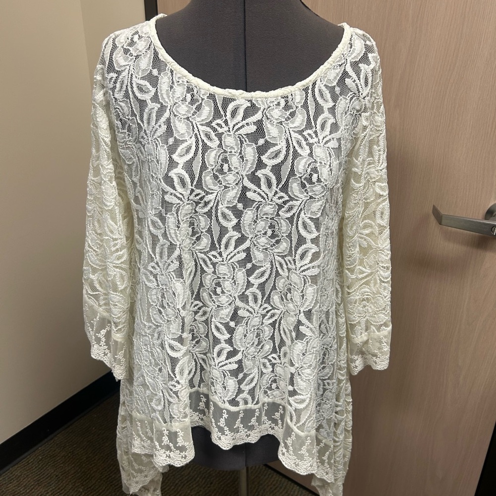 L&B Cream Lace Top